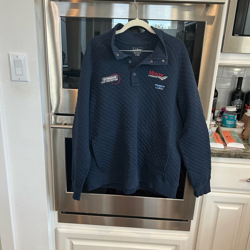 L.L. Bean Navy Quilted 3/4 button Sweatshirt size L GUC